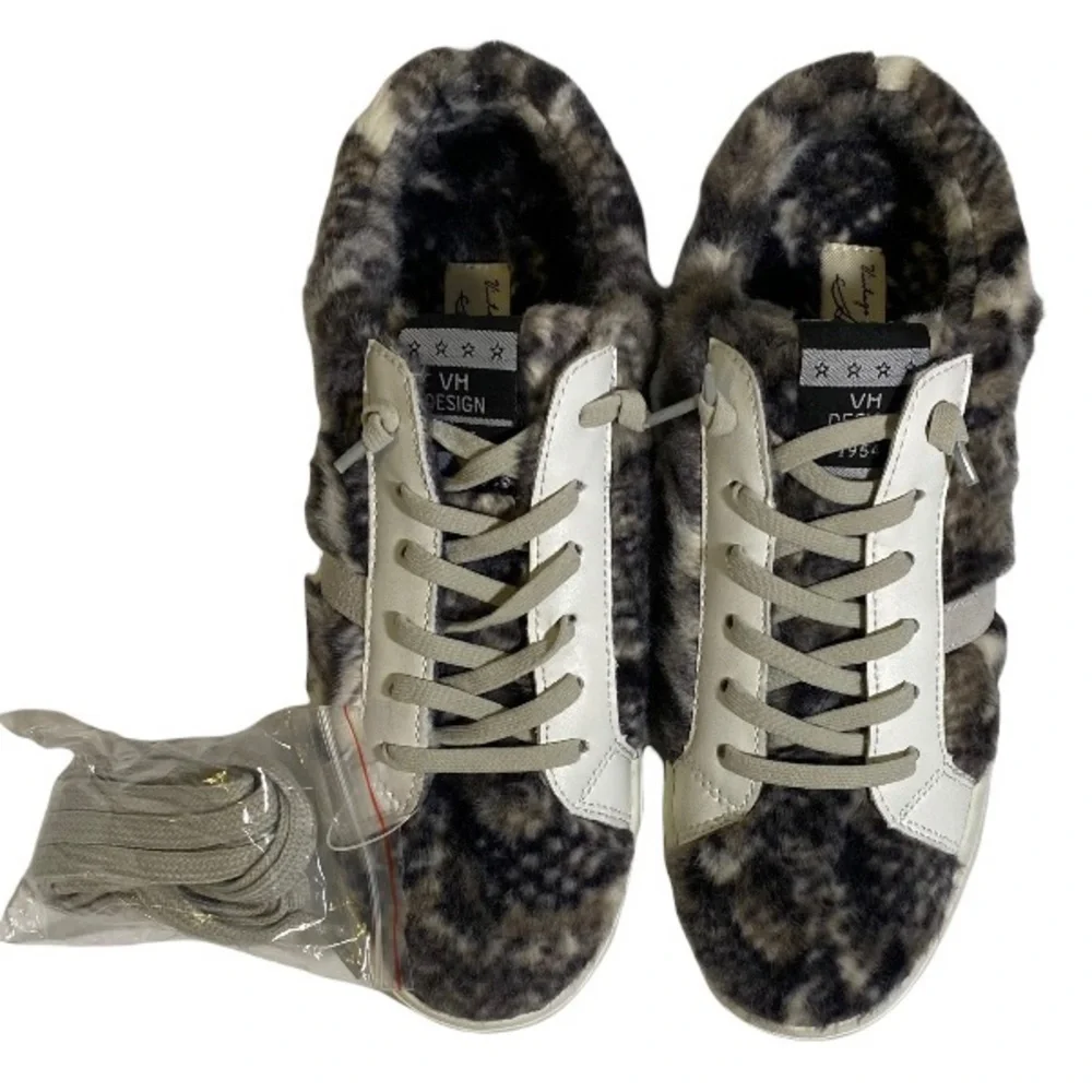 Vintage Havana Faux Fur Sneakers Slip On Sneakers Pewter Snake Women’s Size 8.5